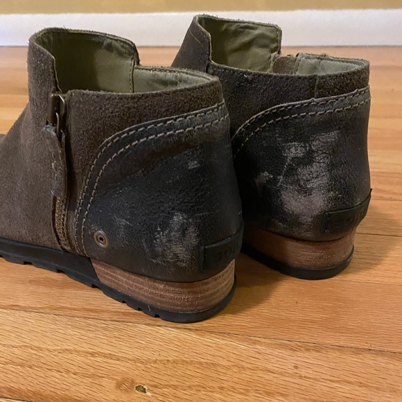 Sorel Chelsea Booties - Picture 3 of 4